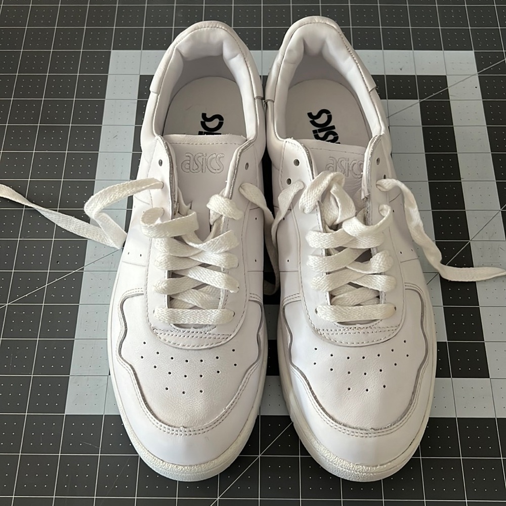 ASICS Japan S 1201A104 Men’s size 10 all white NEW